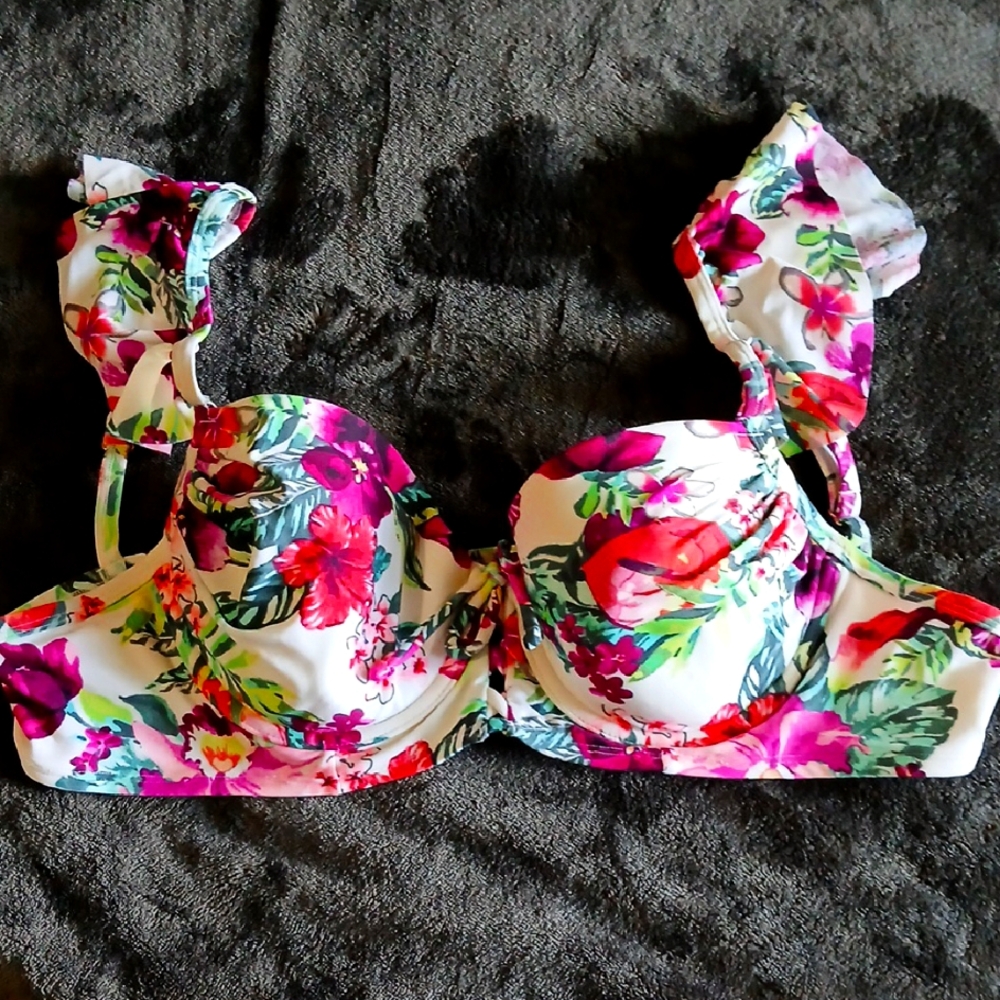 Smart & Sexy Floral Bikini Top NWOT
